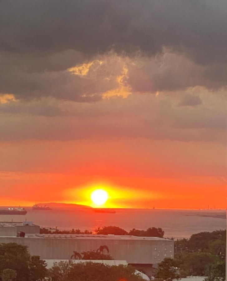 Aparthotel Le 10 The Radiance Manila Bay Pasay Esterno foto